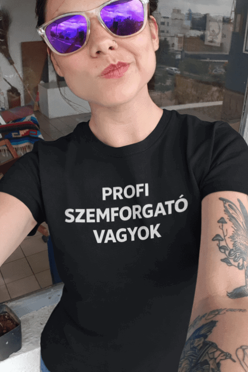 Szemüvegészítő szakemberek, divatos napszemüvegek, stílusos kiegészítők.