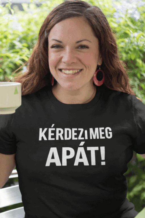 Nyitott kérdéseket feltevő férfi, kerti szett, kertészkedés, kertépítés, természetes környezet.