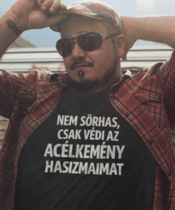 Rozsdamentes acélművészeknek szóló póló, edgy design és stílusos megjelenés, ideális ajándék vagy egyedi viselet.