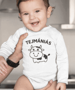 1. Gyerek póló TEJMÁNIÁS felirattal és cuki tehenes grafikával.