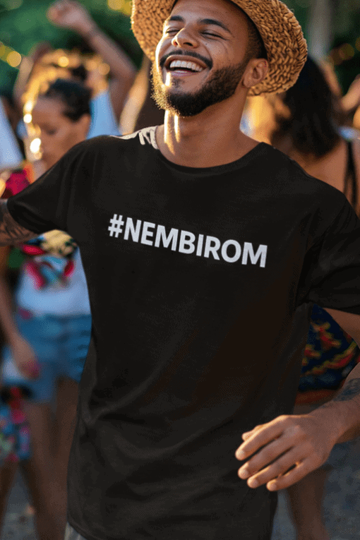 Nembirom póló férfi divat, nyári stílus, boldog party hangulat, relax outfit, egyedi feliratú póló jó minőségben.