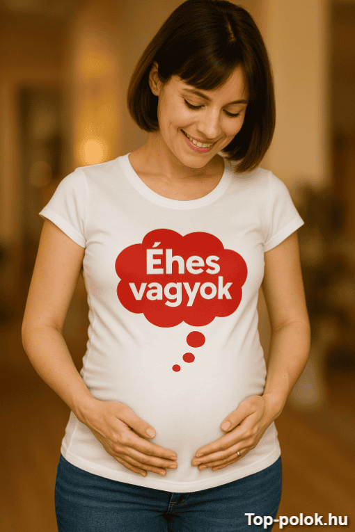 Édes vagyok felirat a terhes nő pólóján, boldog várandós kismama.