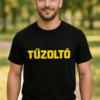 Tűzoltó feliratú fekete póló, figyelemfelkeltő ruházat tűzoltók számára.