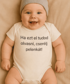 Biztonságos baba öltöztetés, kényelmes pamut body és sapka, ideális kisbabáknak.