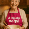 A legjobb nagyi főzősapka és keverőtál, kedves idős nő a konyhában.