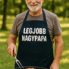 Fokozottan védett nagypapa grillezett hús és zöldség nyárson, boldog családi pillanat.