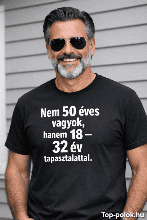 Az ALT címke: Férfi napszemüveg és póló, magyar szöveg, 50 év feletti életkép.